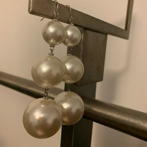 Pearl drop earrings